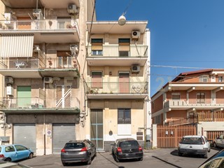 Trilocale in Vendita a Catania, 123'000&euro;, 93 m²