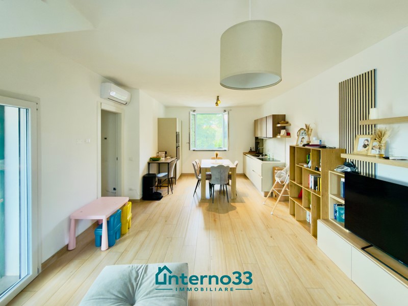 Appartamento in Vendita a Santo Stefano di Magra, 325'000&euro;, 140 m²