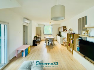 Appartamento in Vendita a Santo Stefano di Magra, 325'000&euro;, 140 m²