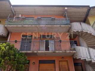 Appartamento in Vendita a Aci Catena, 115'000&euro;, 122 m², con Box