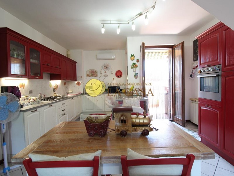 Quadrilocale in Vendita a Figline e Incisa Valdarno, zona Incisa, 200'000&euro;, 95 m²
