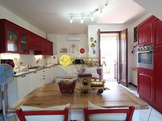 Quadrilocale in Vendita a Figline e Incisa Valdarno, zona Incisa, 200'000&euro;, 95 m²