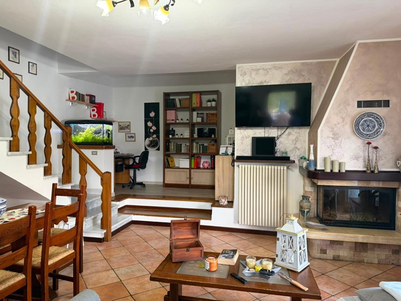 Appartamento in Vendita a Licciana Nardi, zona Monti, 178'000&euro;, 150 m², arredato