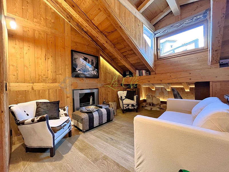 Trilocale in Affitto a Courmayeur, 20'000&euro;, 45 m², arredato, con Box