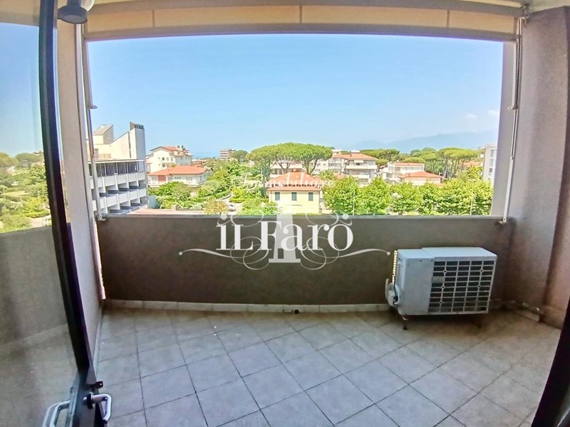 Bilocale in Vendita a Camaiore, zona Lido di Camaiore, 290'000&euro;, 50 m², arredato