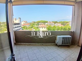 Bilocale in Vendita a Camaiore, zona Lido di Camaiore, 290'000&euro;, 50 m², arredato