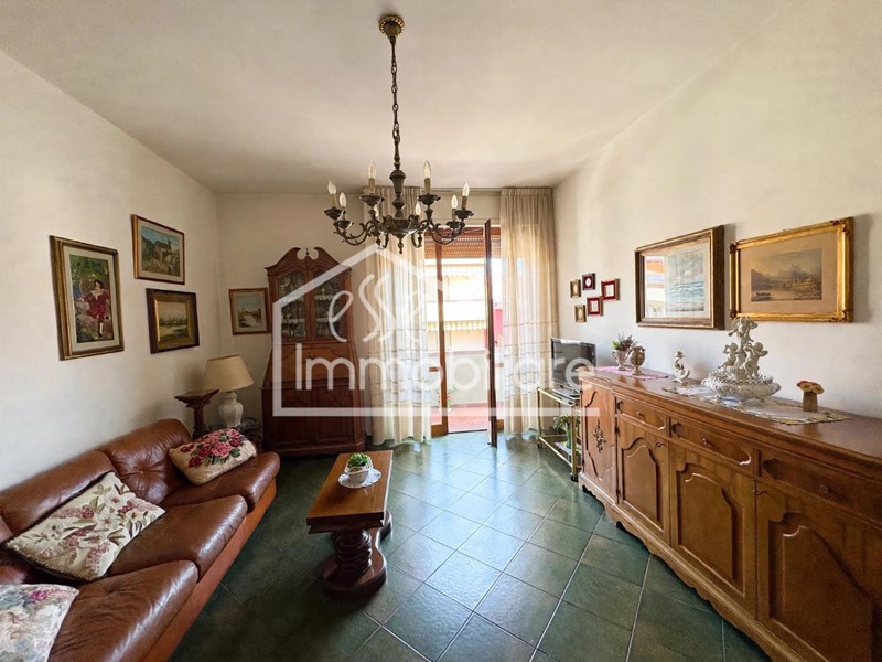 Quadrilocale in Vendita a Vinci, zona Sovigliana, 210'000&euro;, 83 m², con Box