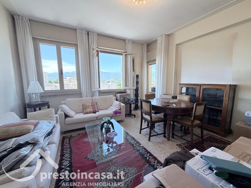 Appartamento in Vendita a Viareggio, 319'000&euro;, 111 m², arredato