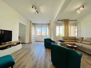 Appartamento in Vendita a Viareggio, 1'000'000&euro;, 160 m²