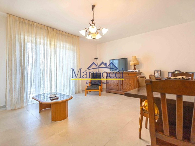 Appartamento in Vendita a Cascina, zona San Frediano a Settimo, 320'000&euro;, 160 m², arredato, con Box