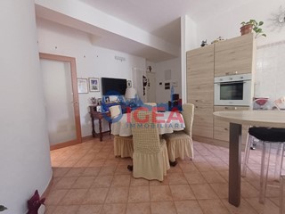 Quadrilocale in Vendita a Siena, 285'000&euro;, 90 m², arredato