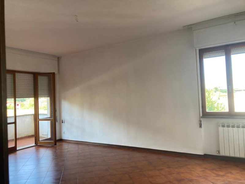 Appartamento in Vendita a Lucca, zona Santa Maria a Colle, 165'000&euro;, 125 m², con Box