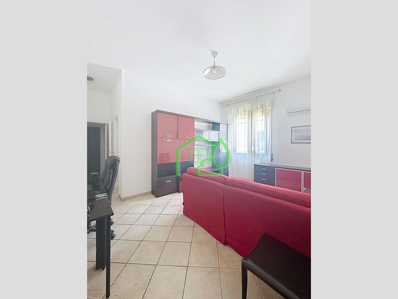 Appartamento in Vendita a Viareggio, 270'000&euro;, 80 m², arredato