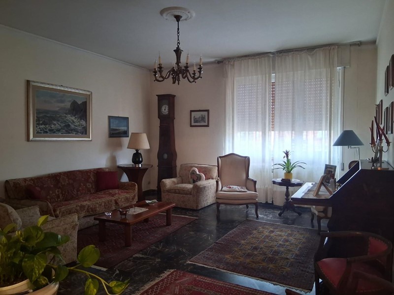 Appartamento in Vendita a Arcola, zona Romito Magra, 150'000&euro;, 130 m²