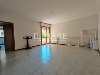 Appartamento in Vendita a Massa, zona Quercioli, 250'000&euro;, 90 m²