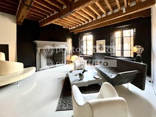 Appartamento in Vendita a Lucca, 750'000&euro;, 180 m², arredato