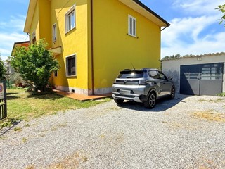 Appartamento in Vendita a Massa e Cozzile, zona Traversagna, 175'000&euro;, 105 m², arredato, con Box