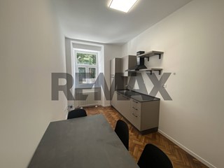 Trilocale in Affitto a Trieste, 950&euro;, 76 m²