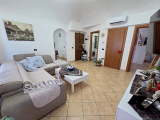 Appartamento in Vendita a Genova, 128'000&euro;, 80 m²