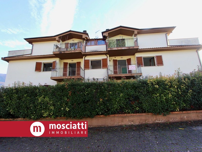 Appartamento in Vendita a Cerreto d'Esi, 58'000&euro;, 72 m²