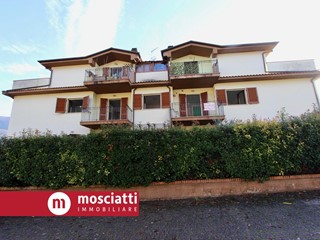 Appartamento in Vendita a Cerreto d'Esi, 58'000&euro;, 72 m²