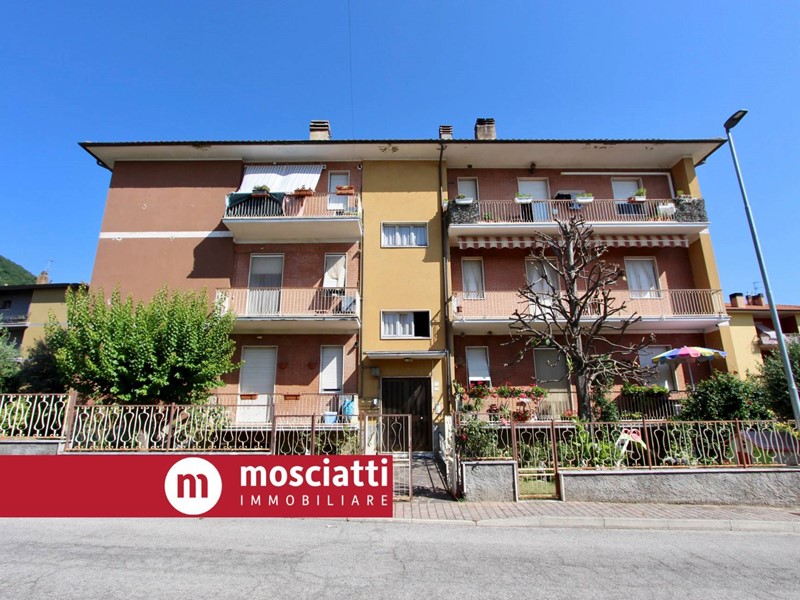 Appartamento in Vendita a Esanatoglia, 59'000&euro;, 90 m²