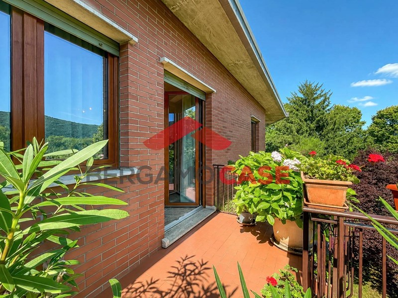 Quadrilocale in Vendita a Bergamo, 420'000&euro;, 150 m²