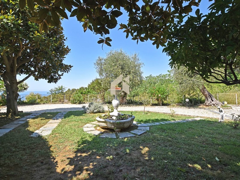 Monolocale in Vendita a Bordighera, 170'000&euro;, 43 m²