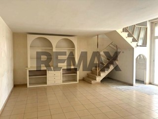 Trilocale in Vendita a Trani, 158'000&euro;, 107 m²
