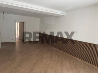 Trilocale in Vendita a Palermo, 99'000&euro;, 77 m²