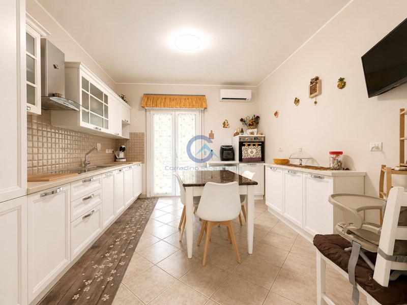 Quadrilocale in Vendita a Catanzaro, zona Catanzaro Lido, 249'000&euro;, 104 m², con Box