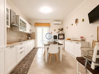 Quadrilocale in Vendita a Catanzaro, zona Catanzaro Lido, 249'000&euro;, 104 m², con Box