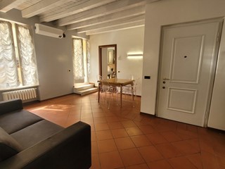 Trilocale in Affitto a Brescia, 1'200&euro;, 70 m², arredato