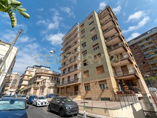 Appartamento in Affitto a Catania, 750&euro;, 92 m²