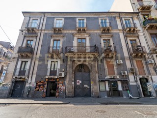 Appartamento in Vendita a Catania, 390'000&euro;, 212 m²