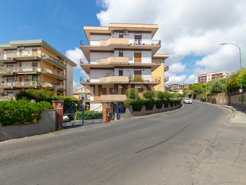 Appartamento in Vendita a Tremestieri Etneo, 168'000&euro;, 140 m², con Box