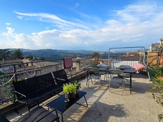 Appartamento in Vendita a Todi, 240'000&euro;, 184 m²