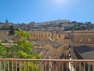 Appartamento in Vendita a Modica, zona MODICA BASSA, 115'000&euro;, 148 m²