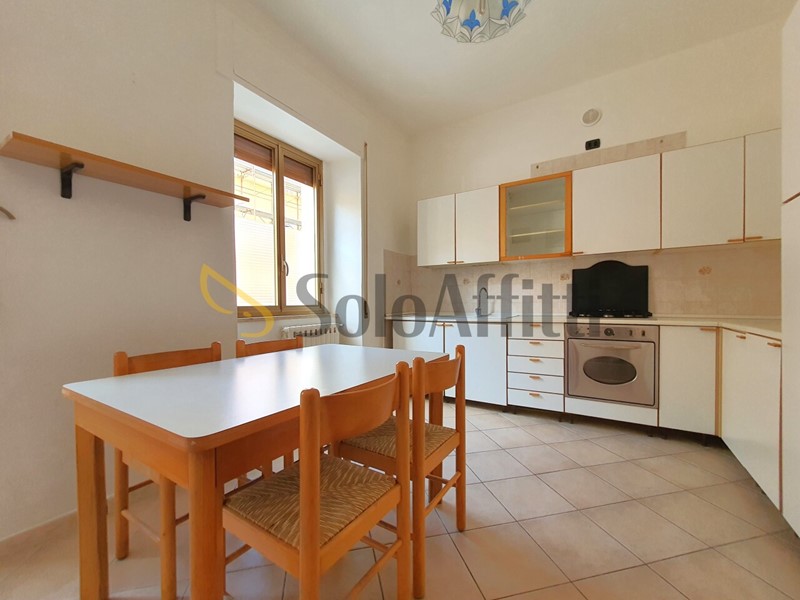 Bilocale in Affitto a Catanzaro, zona Stadio - Ospedale, 400&euro;, 70 m², arredato