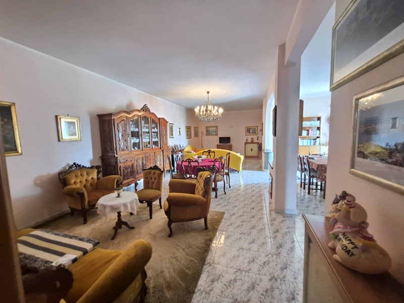 Appartamento in Vendita a Lamezia Terme, 160'000&euro;, 172 m²