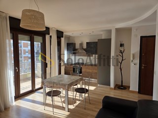 Trilocale in Affitto a Reggio Calabria, 700&euro;, 72 m², arredato