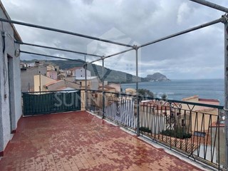 Appartamento in Vendita a Cefalù, 130'000&euro;, 104 m²