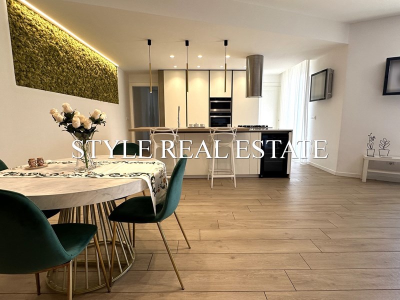 Trilocale in Affitto a Siracusa, zona Scala Greca, 1'200&euro;, 120 m², arredato