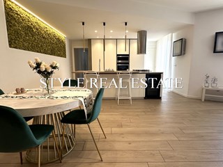 Trilocale in Affitto a Siracusa, zona Scala Greca, 1'200&euro;, 120 m², arredato