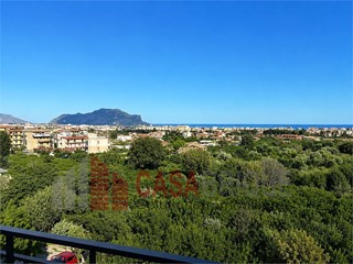 Quadrilocale in Vendita a Palermo, 160'000&euro;, 120 m²