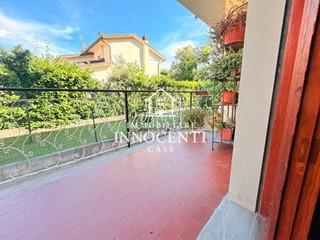 Trilocale in Vendita a Massa, zona Ronchi, 240'000&euro;, 80 m², arredato