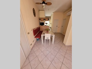 Appartamento in Affitto a Camaiore, zona Lido di Camaiore, 700&euro;, 75 m², arredato