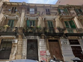 Appartamento in Vendita a Messina, 87'000&euro;, 179 m²