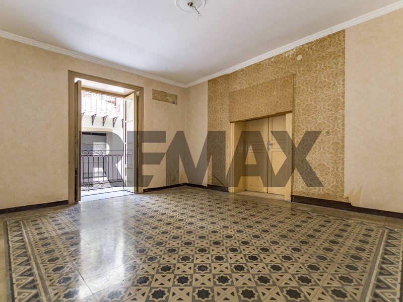 Appartamento in Vendita a Palermo, 140'000&euro;, 130 m²