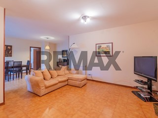 Appartamento in Vendita a Piana degli Albanesi, 69'000&euro;, 140 m²